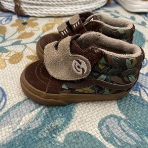 Sloth baby vans 4.5